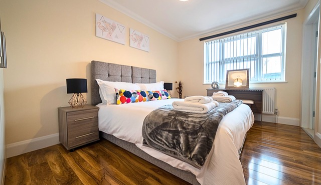 Heathrow Apartment Peace and Proximity Near Heathrow Airport in Stanwell