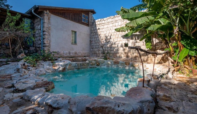 Hemdatya Stone Suites In The Galilee