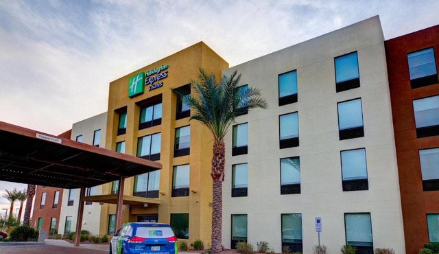 Holiday Inn Express & Suites - Phoenix North - Scottsdale by IHG in Phoenix