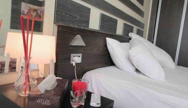 Homelike studio 13 mins away from downtown- steps to great food, cafes and shops