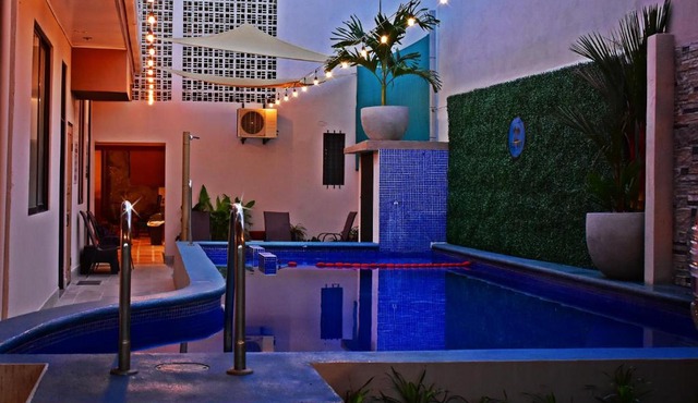 Hotel Cabinas Midey