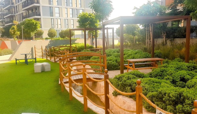 Huge Pool at Luxurious Community & Resort Amenities