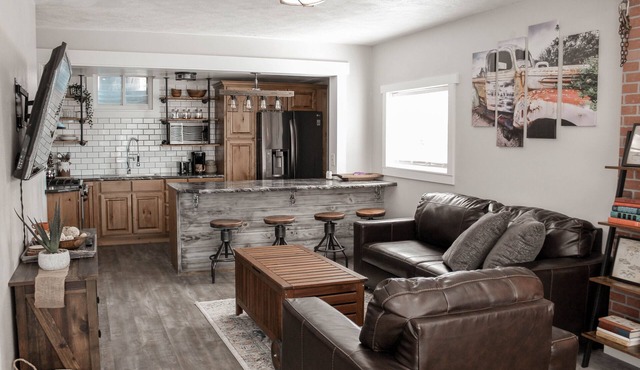 Industrial Luxury apartment - Newly remodeled and Sparkling clean! in Springville