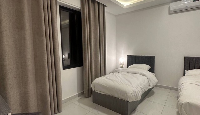 JRE Cozy Home Near All Services 19