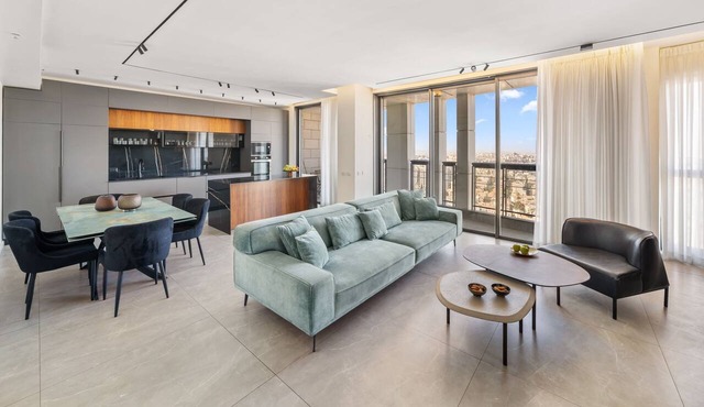 JTower - Presidential 3BR Parking with amazing view, city center