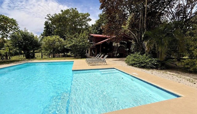 Jungle Cabin with Private Pool Near Sámara