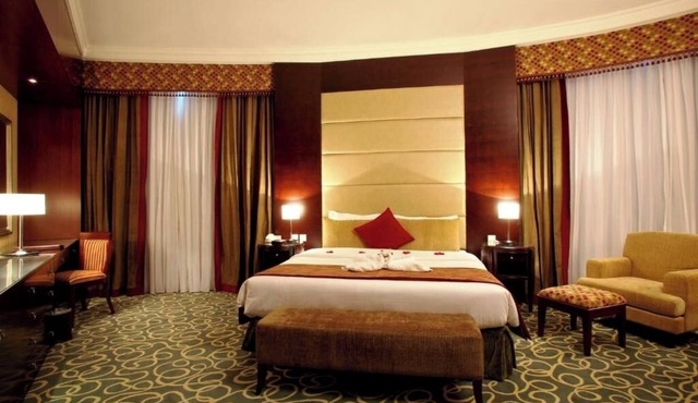 Junior Suite Near Cady Royal Medical Center
