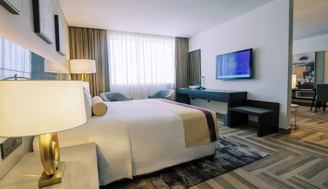 Kid-Friendly Escape w/Pool, Burj Khalifa & Dubai Mall Attractions | 3 Units