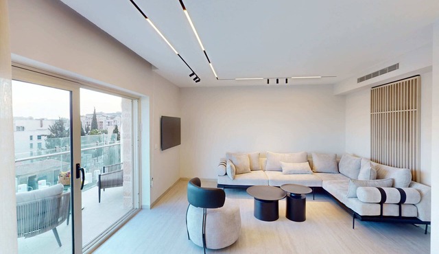 KING DAVID RESIDENCES-Luxurious Apartment with JLM walls Views