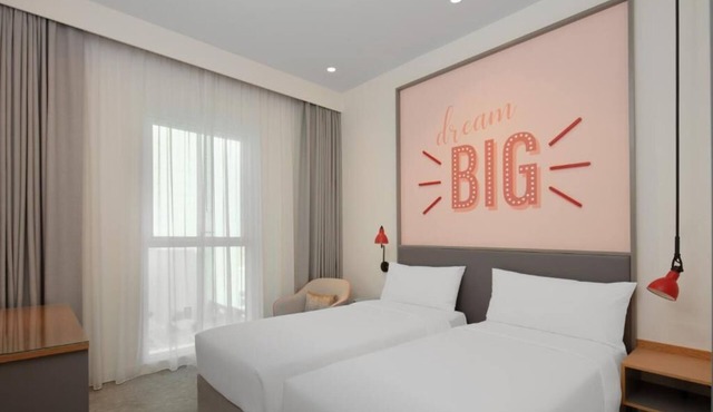 King Room Near Dubai Parks By Luxury Bookings