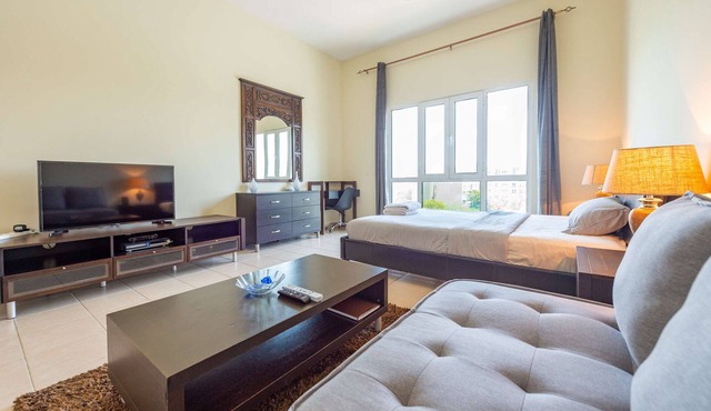 KSL - Furnished studio close to Mall