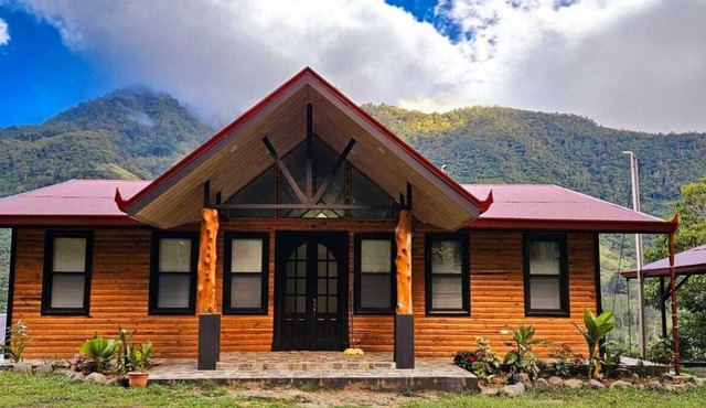 La Cabana de Rudy: Peaceful Mountain Escape 3 Bedrooms Breathtaking Views