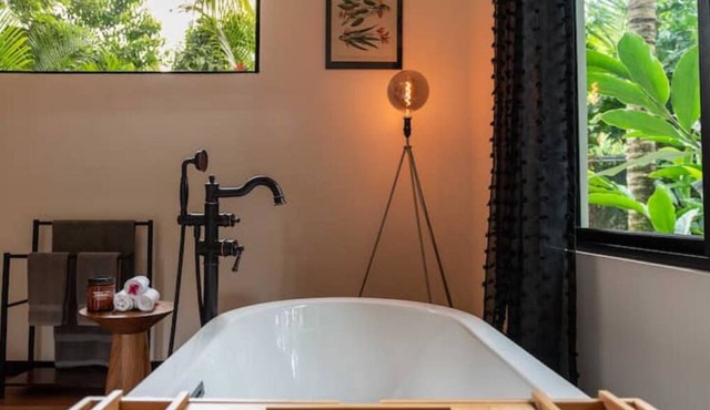 La Prometida Hotel - King Suite, Medina