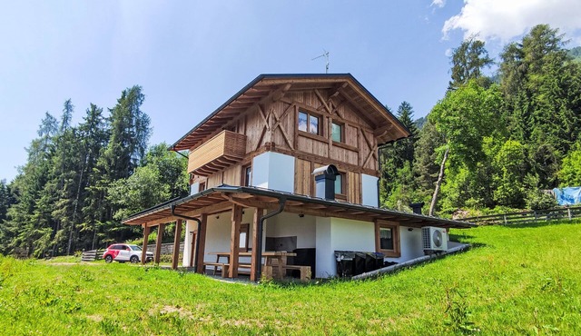 Larice Bilocale by Interhome in Valle di Non
