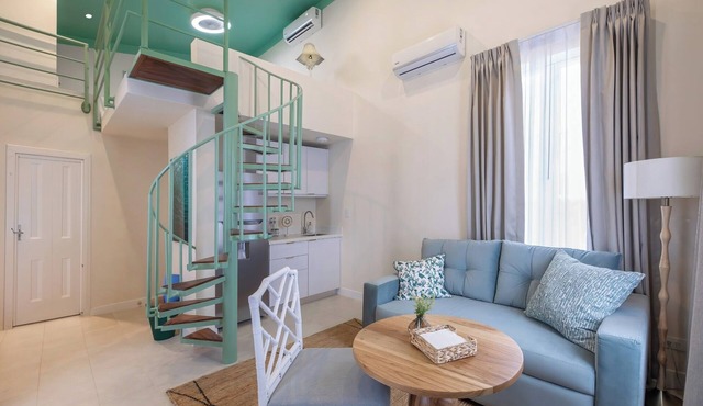 Las Catalinas Chic Loft Steps to Park, Trails, Tennis, & Restaurants.