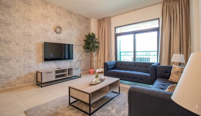 Lavish 1-BR Apartment Near Burj Al Arab @ Rahaal 2