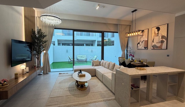Liva Suites By Hostiva - Dubai South