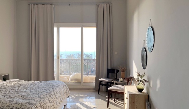 Lovely 1 bedroom holiday home on the beach