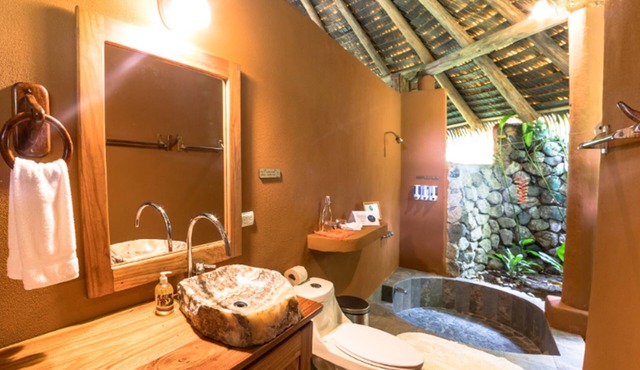 Luna Lodge
