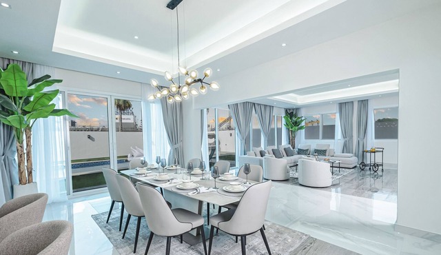 LUX White Modern Villa