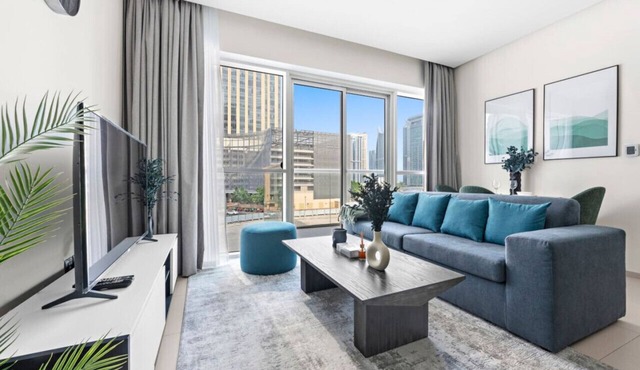 Luxurious 1BR near Marina Mall