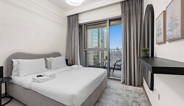 Luxurious 2 BR apartment in Downtown Dubai with Burj Khalifa view