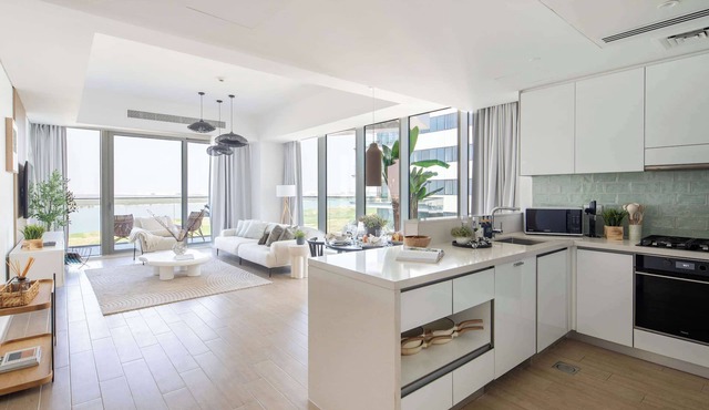 Luxurious 2BR Facing the Golf Corse in Yas Island!