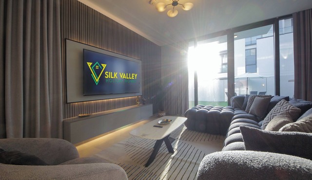 Luxurious 4BR Villa with Private Garden