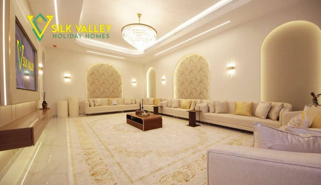 Luxurious 6-bedroom + maid's villa with modern amenities