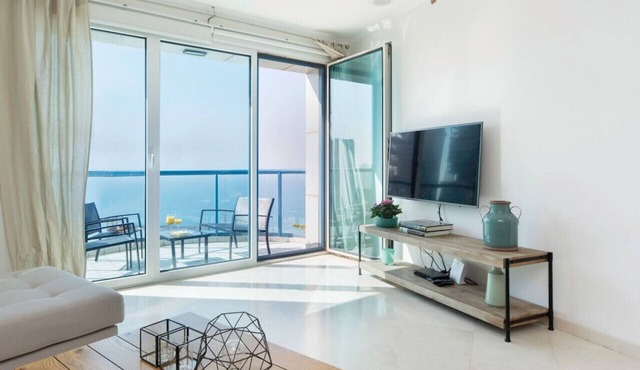Luxurious 90sqm 2BR Beach Front