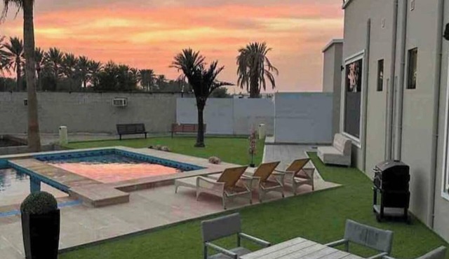 Luxurious Farmstay,5BR, Pool, Horses