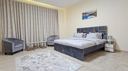 Luxurious Furnished Apartment Prime Location