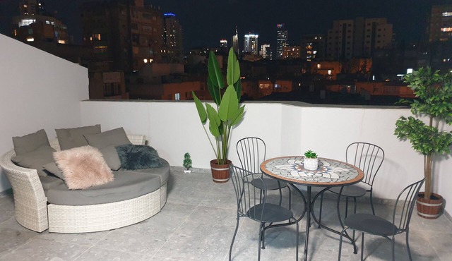 Luxurious penthouse - couples/families 2br minutes from TLV center free parking
