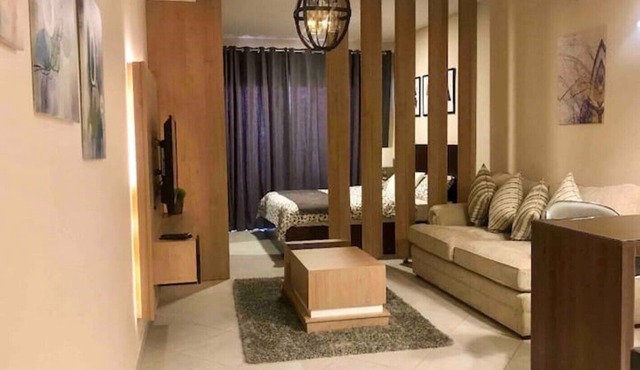 Luxurious studio 13 mins to downtown - few steps to great foods, cafes, shops