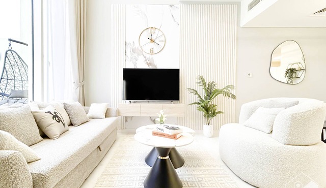 Luxury 1-BR Villa in Rukan: Dubai Skyline Views!