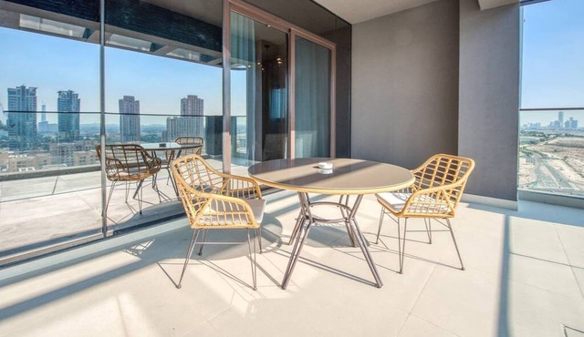 Luxury 2 Bed With Private Terrace, pool & yoga