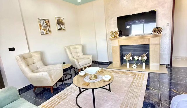 Luxury 2 Bedroom Apartment