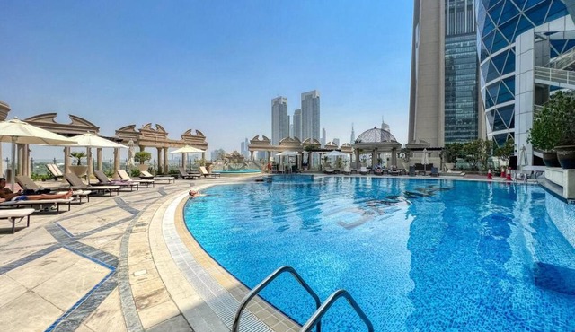 Luxury 2BR Stay in DIFC, Steps to Gate Avenue and Dubai Mall