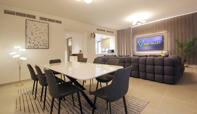 Luxury 4BR near Al Hamriyah with Private Garden
