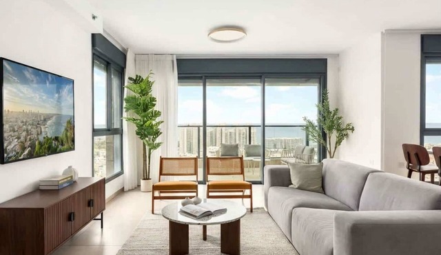Luxury 4BR | Panoramic Sea-View Balcony | Mamad
