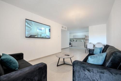 Luxury 5 Rooms Apartments 3 minutes from beach