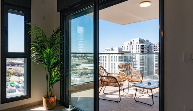 Luxury APT 3 BR New Tower Parking