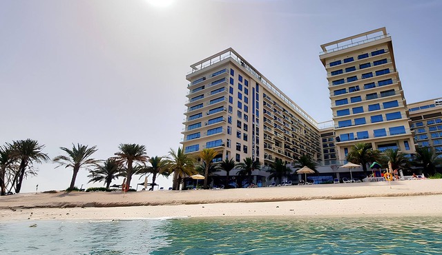 Luxury Beach apartment Sea Island Vacation UAE Dubai 4 Guests Comfortable Home