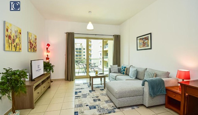 Luxury Escapes - Spacious 1BR with Pool view - Ghozlan 2 The Greens