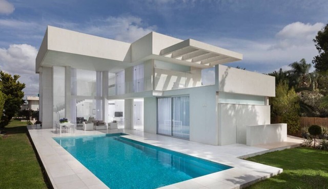 luxury kfar shmaryahu villa 6 bedrooms for rent