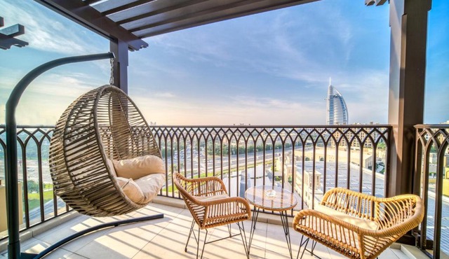 Luxury Madinat Living 2BR with Sea Views