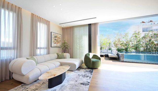 Luxury Modern 3BR Penthouse W/Pool by HolyGuest