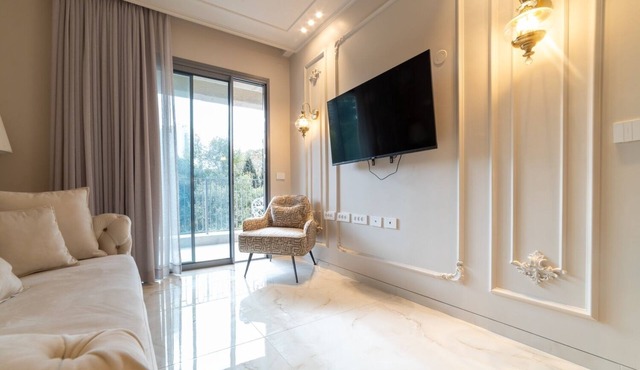 Luxury Oasis in JLM City Center!