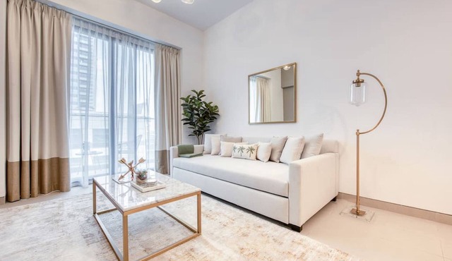 Luxury One Bedroom Apartment In Euro Residences
