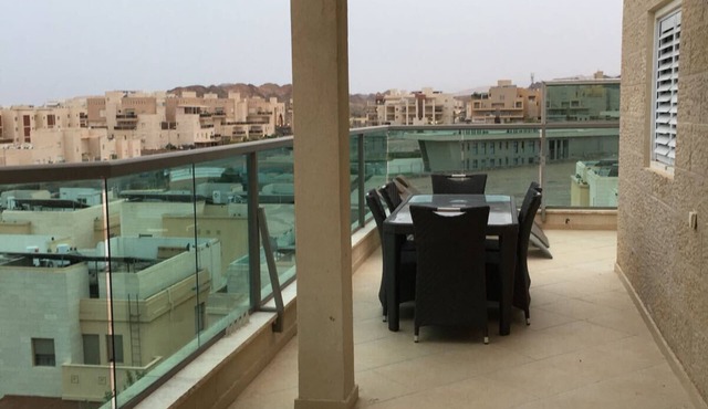 Luxury Penthouse with Sea View & Jacuzzi
